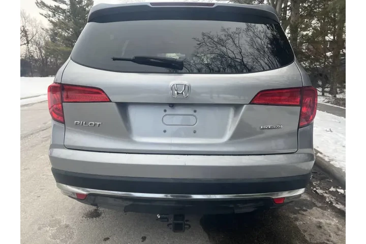 $15997 : 2017 Pilot Touring image 6