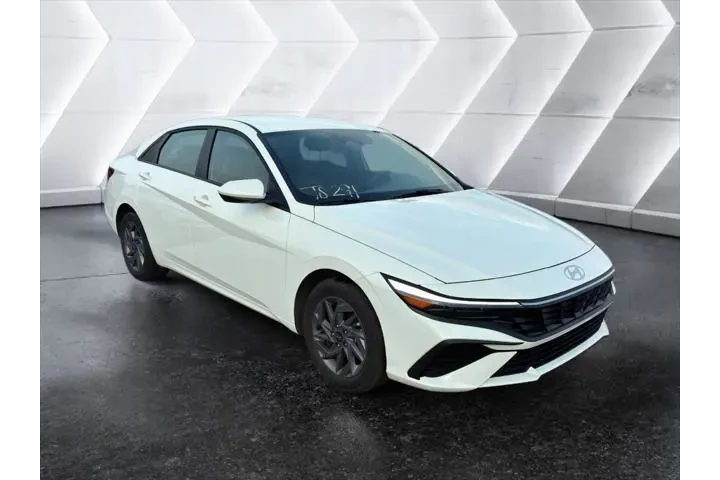 $23995 : Hyundai ELANTRA Hybrid 2024 image 8