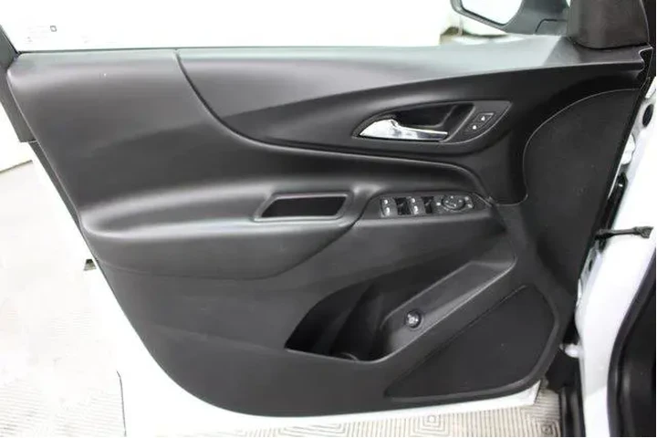 $17982 : Chevrolet Equinox 2020 LT 4d image 6