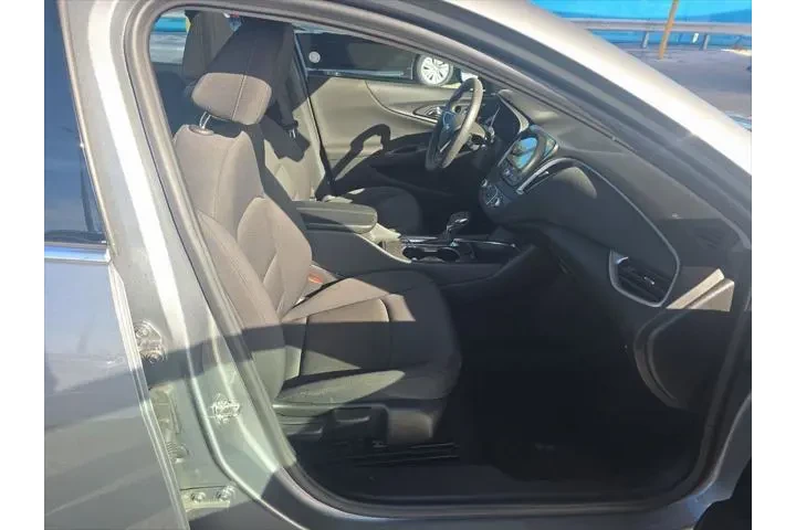 $21848 : Chevrolet Malibu 2024 LT 4dr image 8