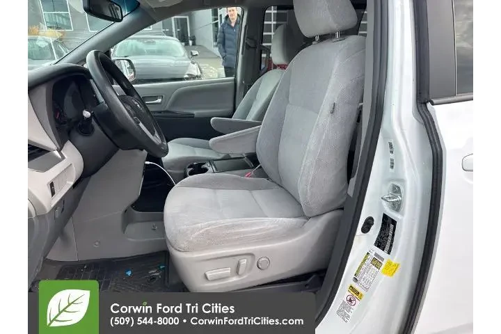 $16999 : Toyota Sienna 2016 LE 7-Pass image 3