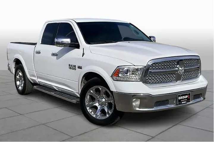 $15118 : Ram 1500 2017 4x2 Laramie 4d image 2