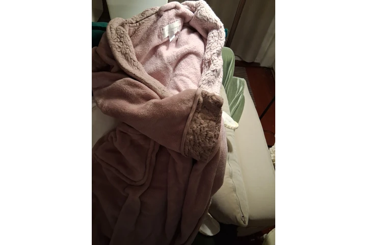 $1 : REGALAMOS ROPA EN BUEN ESTADO image 1