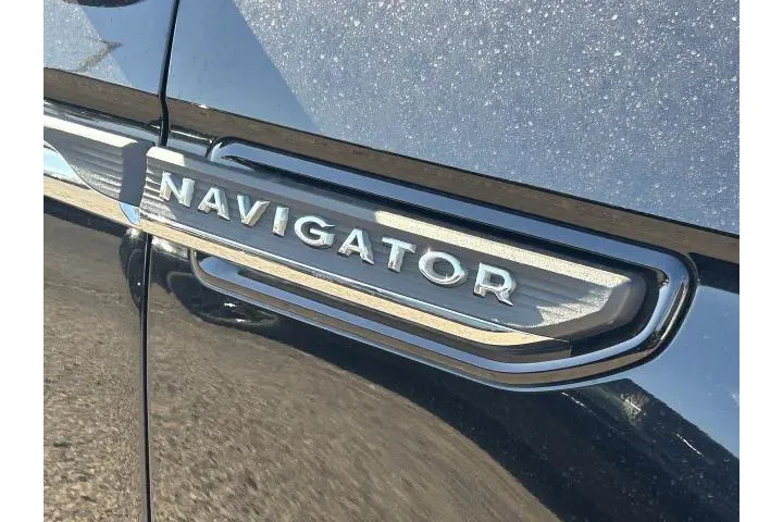 $17995 : Lincoln Navigator 2022 4x2 R image 6