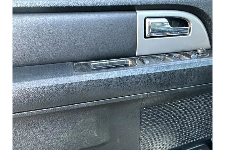 $18990 : Ford Expedition EL 2017 4x2 image 10