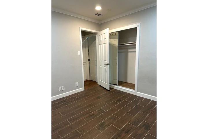 $1300 : cuarto master con bano image 5
