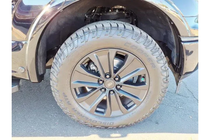 $32943 : Ford F-150 2020 4x4 Lariat 4 image 9