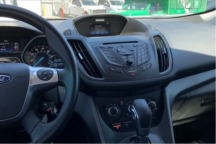 $8484 : Ford Escape 2016 S 4dr SUV image 6