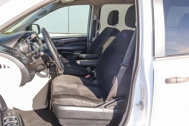 $14788 : 2019 Grand Caravan SE Wagon image 7