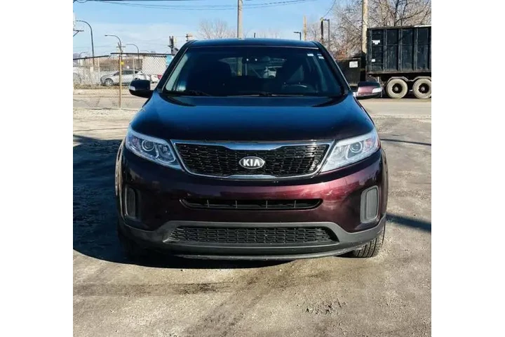 $7500 : 2014 Sorento LX image 3