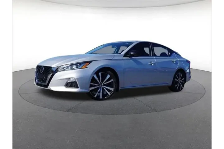 $17703 : Nissan Altima 2021 2.5 SR 4d image 1