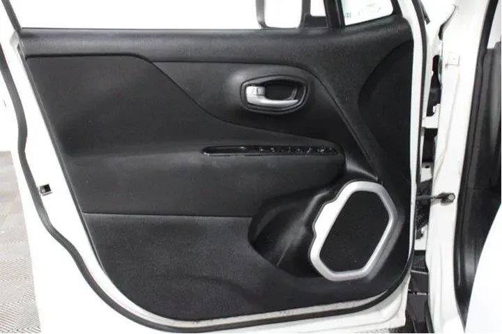 $14898 : Jeep Renegade 2018 4x4 Latit image 5