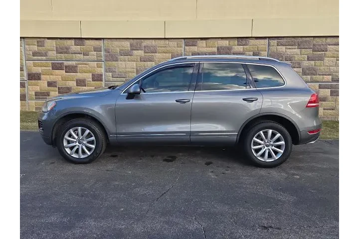 $7800 : Volkswagen Touareg 2012 AWD image 9