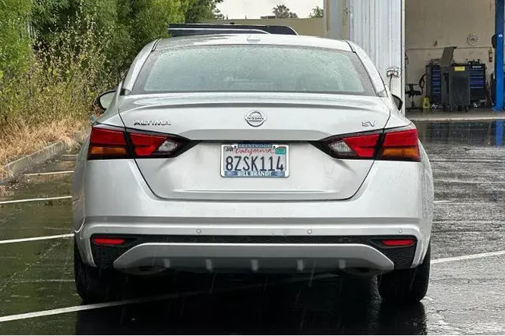 $17498 : Nissan Altima 2022 2.5 SV 4d image 4