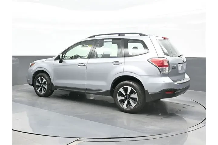 $13317 : Subaru Forester 2017 AWD 2.5 image 3