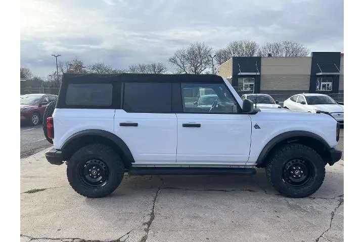 $34988 : Ford Bronco 2023 4x4 Black D image 6