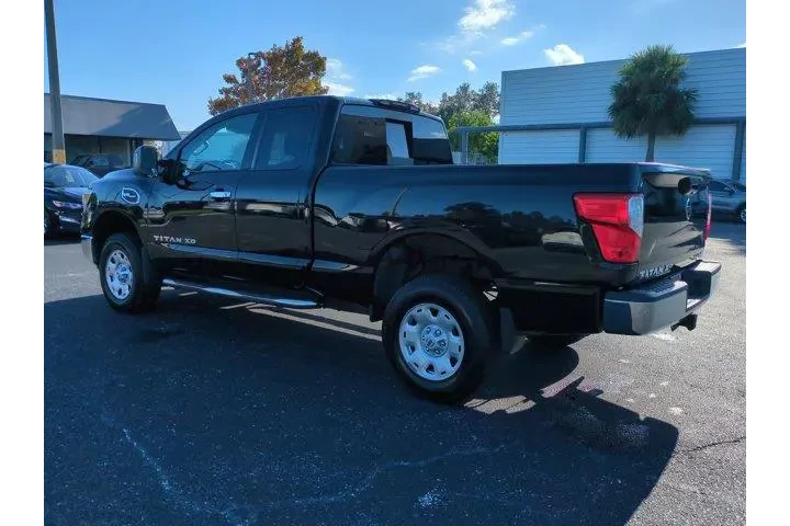 $26988 : Nissan Titan XD 2018 4x4 SV image 6