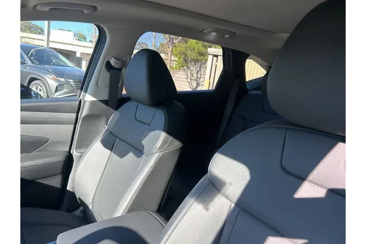 $33588 : Hyundai TUCSON Hybrid 2025 A image 10