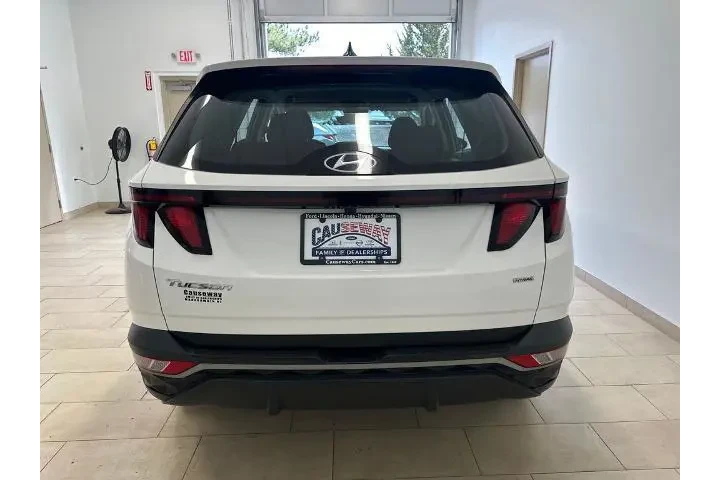 $18793 : Hyundai TUCSON 2023 AWD SE 4 image 6