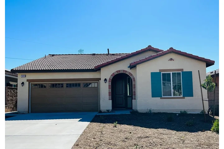 $1200 : Fontana - Move-In Ready image 1