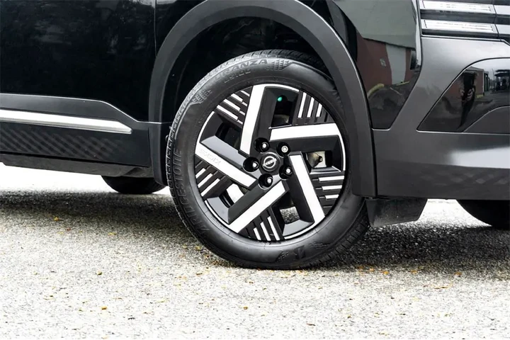 $24599 : Nissan Kicks 2025 SV 4dr Cro image 2