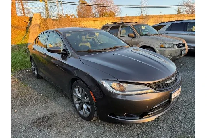 $10500 : Chrysler 200 2016 S 4dr Seda image 6