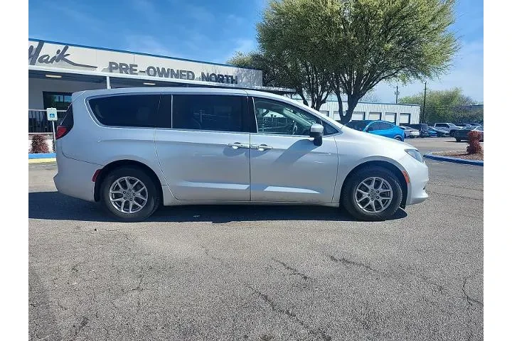 $20998 : Chrysler Voyager 2023 LX 4dr image 2
