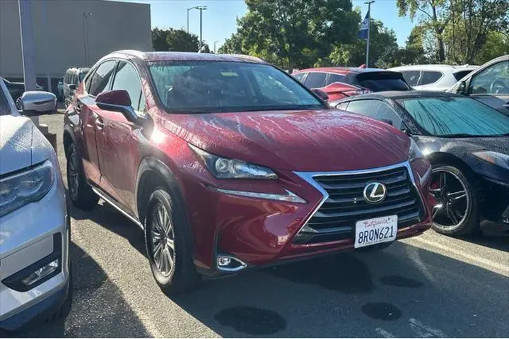 $21590 : Lexus NX 200t 2017 4dr Cross image 2