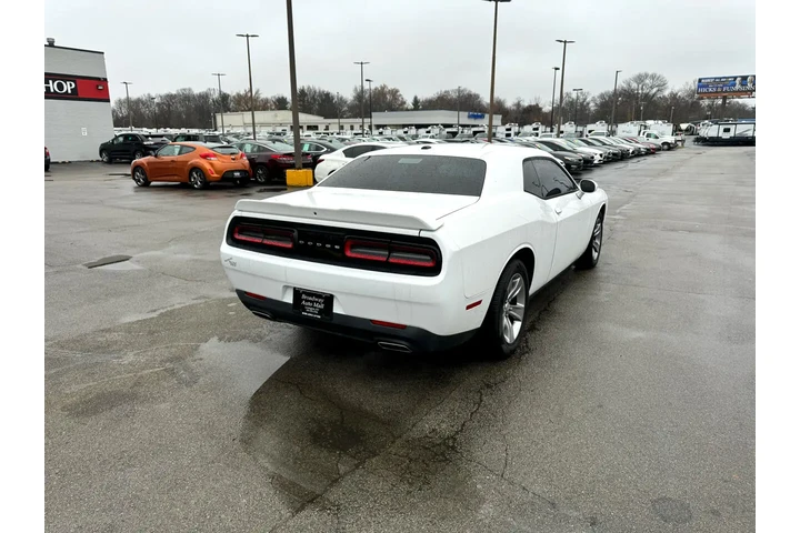 $19980 : 2020 Challenger SXT RWD image 4