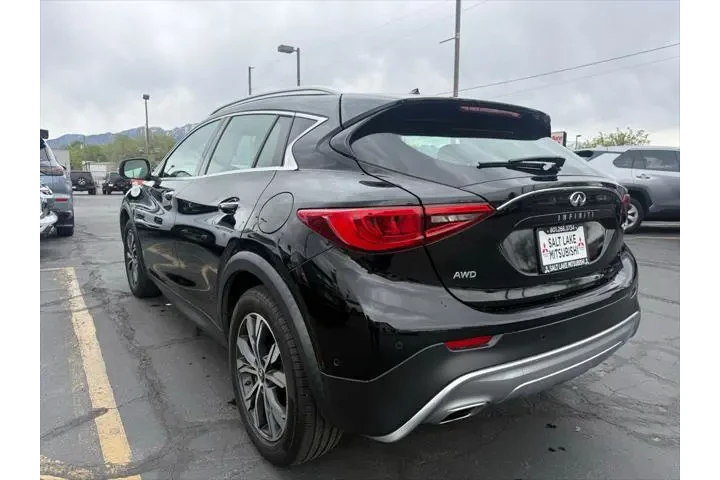 $15696 : INFINITI QX30 2017 AWD Premi image 5