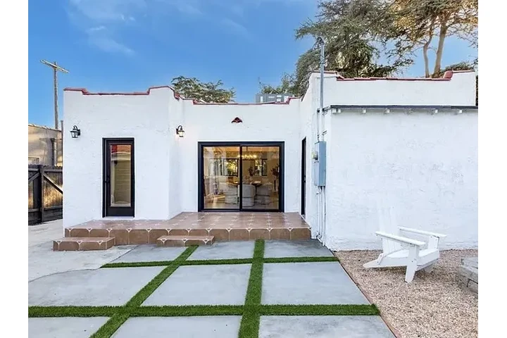 $2000 : FOR RENT: STUNNINGLY HOME image 8