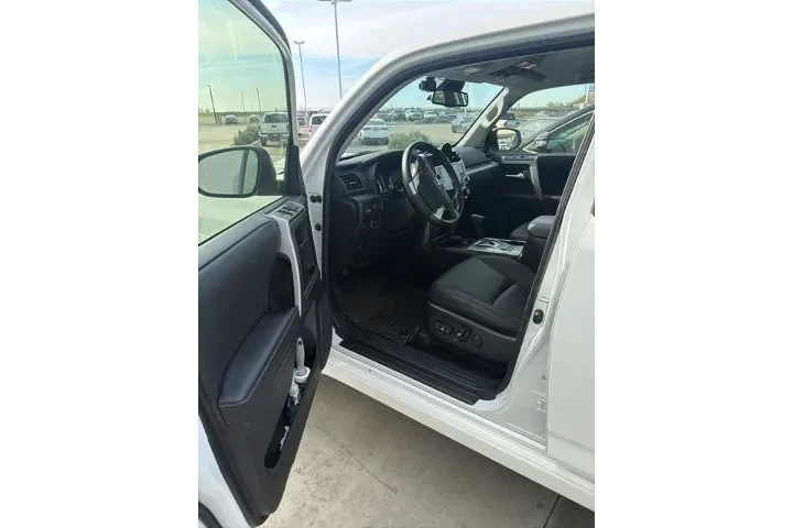 $39900 : Toyota 4Runner 2024 4x2 TRD image 1