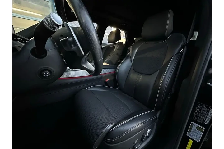 $27995 : Genesis GV70 2022 AWD 2.5T S image 6