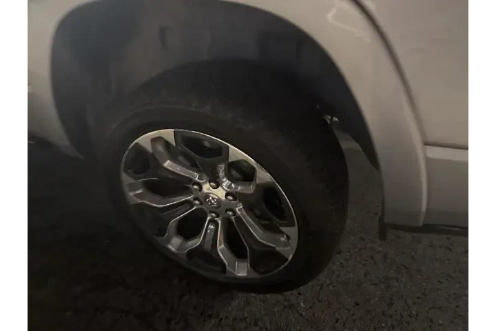 $28598 : Ram 1500 2019 4x4 Limited 4d image 8