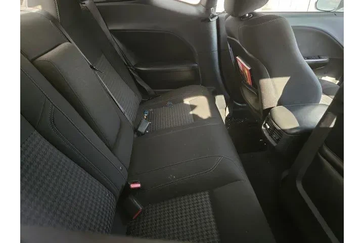 $16991 : Dodge Challenger 2019 SXT 2d image 5