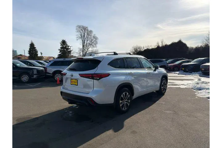 $32000 : Toyota Highlander Hybrid 202 image 2