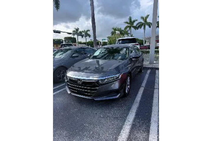 $2500 : Se venden varios carros honda image 4