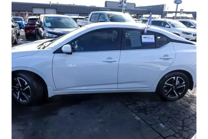 $21880 : Nissan Sentra 2025 SV 4dr Se image 6