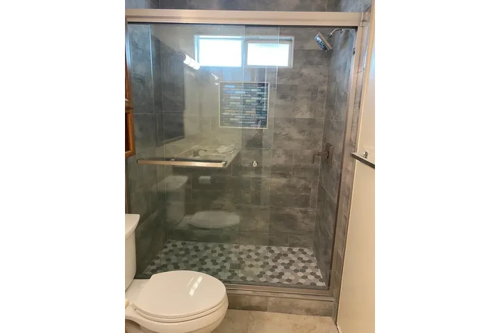 $1575 : Riverside University - Renta image 5