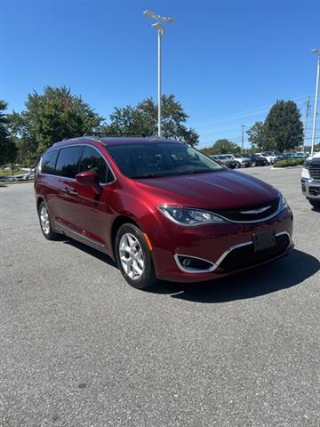 $18995 : PRE-OWNED 2018 CHRYSLER PACIF image 1