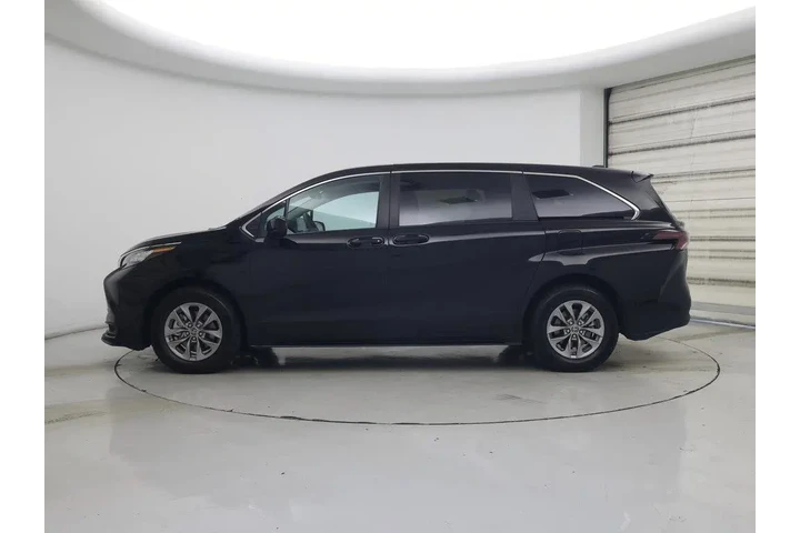 $35998 : Toyota Sienna 2023 LE 8-Pass image 3