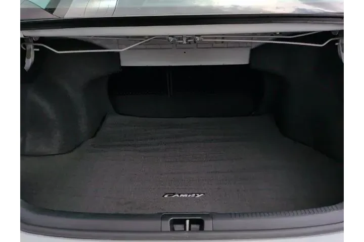 $13995 : Toyota Camry 2015 LE 4dr Sed image 9