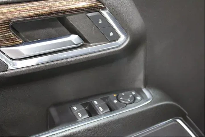 $39998 : GMC Sierra 1500 2024 4x4 SLE image 7