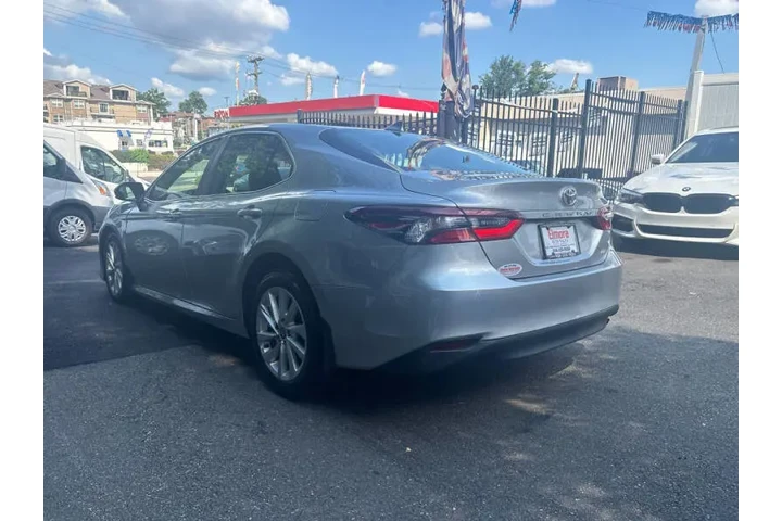 $25999 : 2022 Camry LE image 5