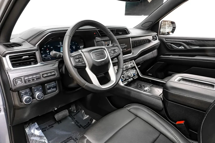 $73790 : 2024 Yukon XL Denali image 4