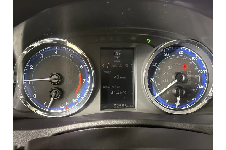 $15000 : Silver Certified2018 Corolla image 4