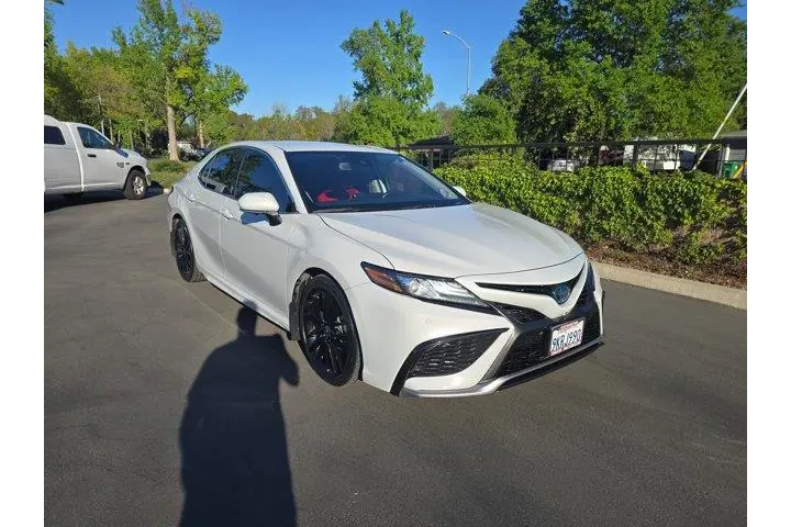 $32995 : Toyota Camry Hybrid 2024 XSE image 1