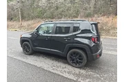 $19990 : Jeep Renegade 2023 4x4 Altit thumbnail