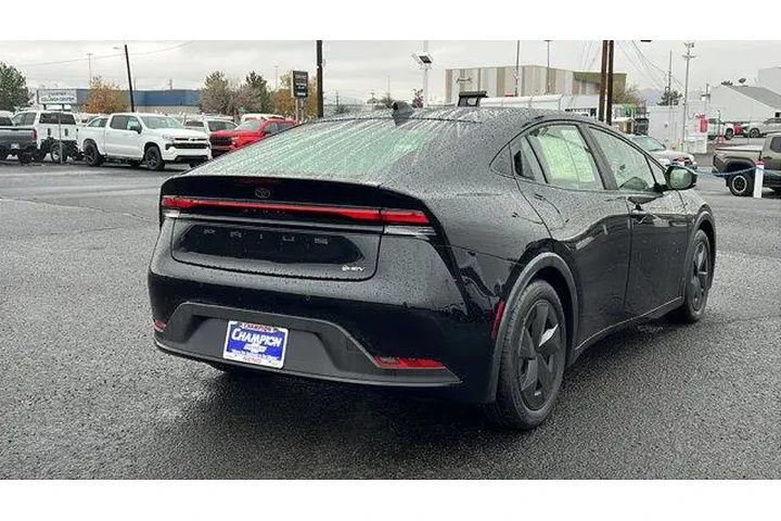 $29484 : Toyota Prius 2024 LE 4dr Hat image 5