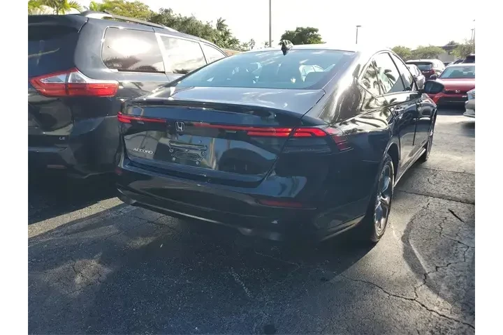 $21990 : Honda Accord 2024 EX 4dr Sed image 3